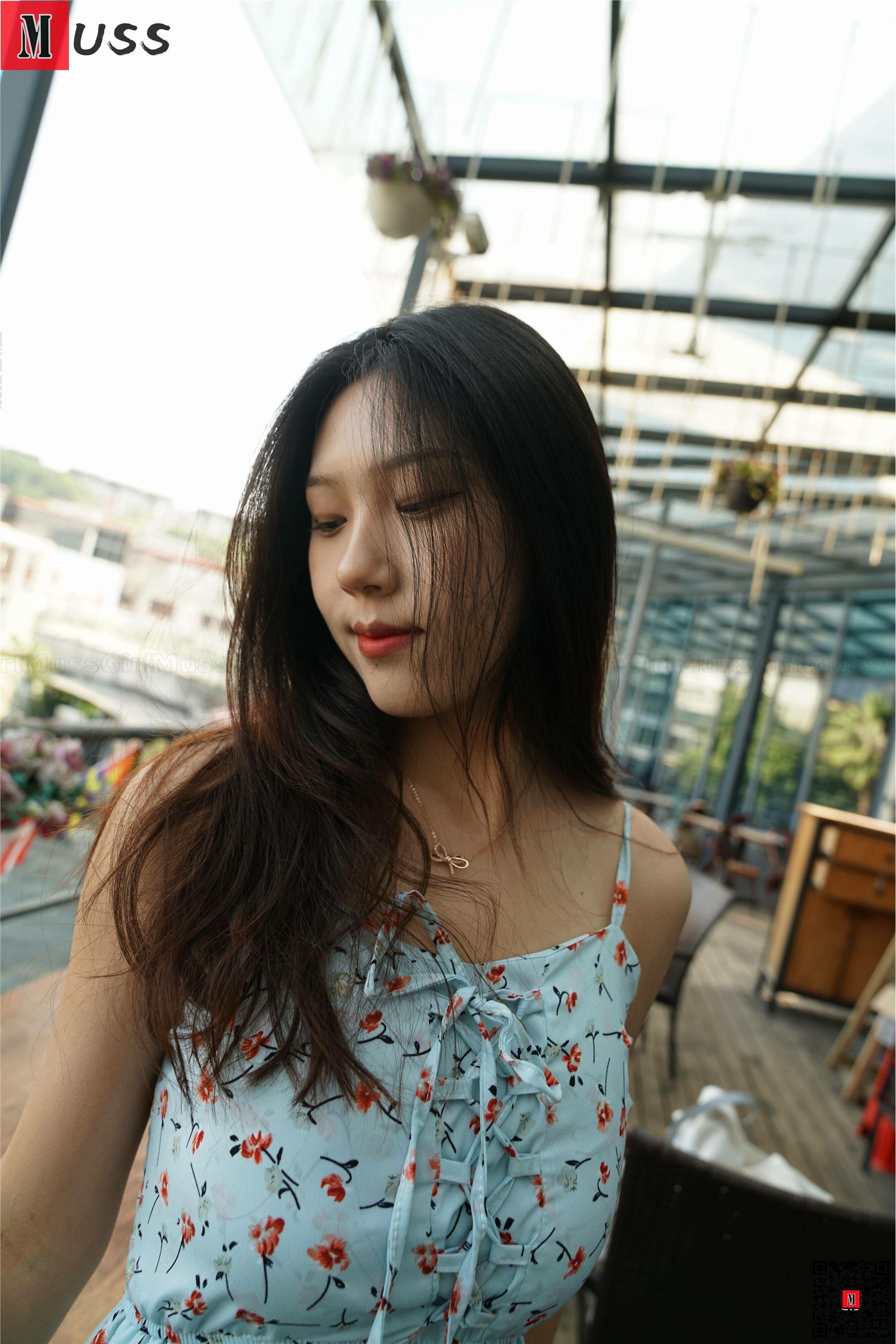 MussGirl慕丝女郎  NO.204 户外碎花肉丝高跟美女